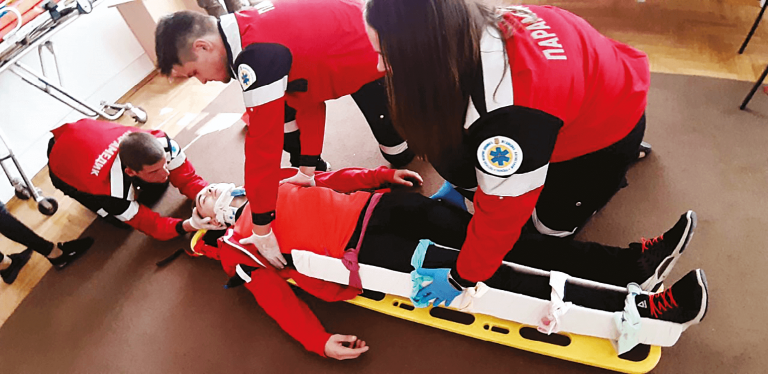 парамедик-це