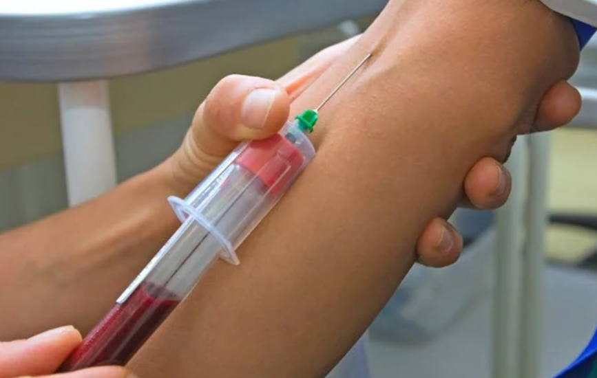 чи-можна-їсти-перед-здачею-крові-з-вени