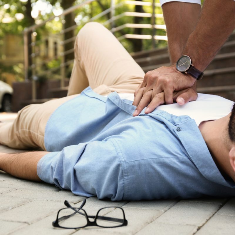 як-привести-людину-до-тями