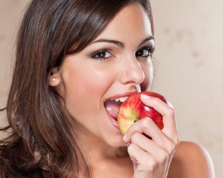 як-прибрати-запах-часнику-з-рота