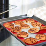 чи можна випікати на силіконовому коврику