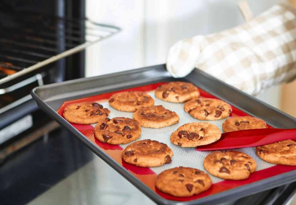 чи можна випікати на силіконовому коврику