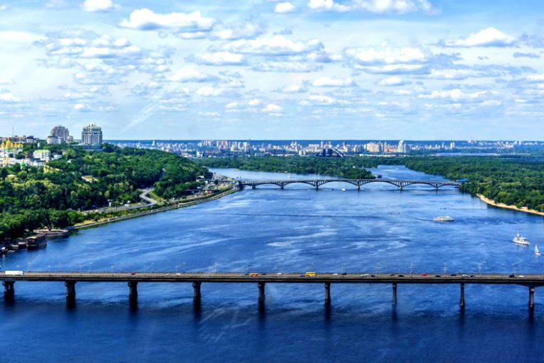 яка найбільша річка в україні