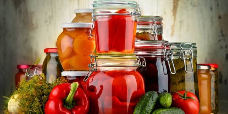 чи можна консервувати при місячних