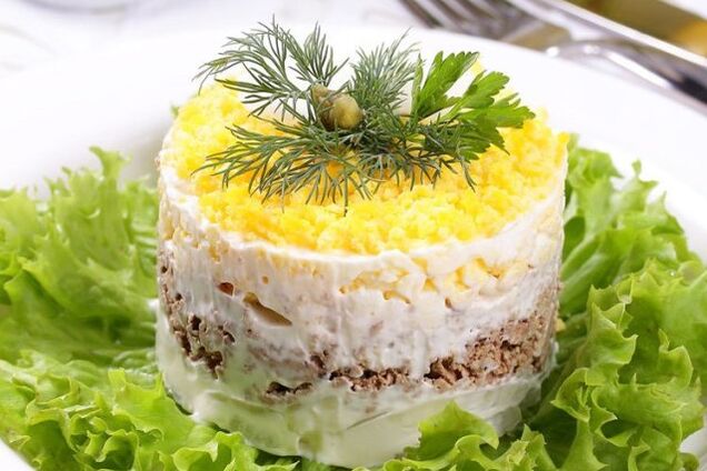 салат королівський з куркою