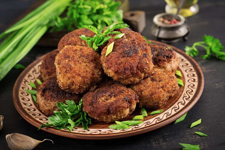скільки жарити котлети