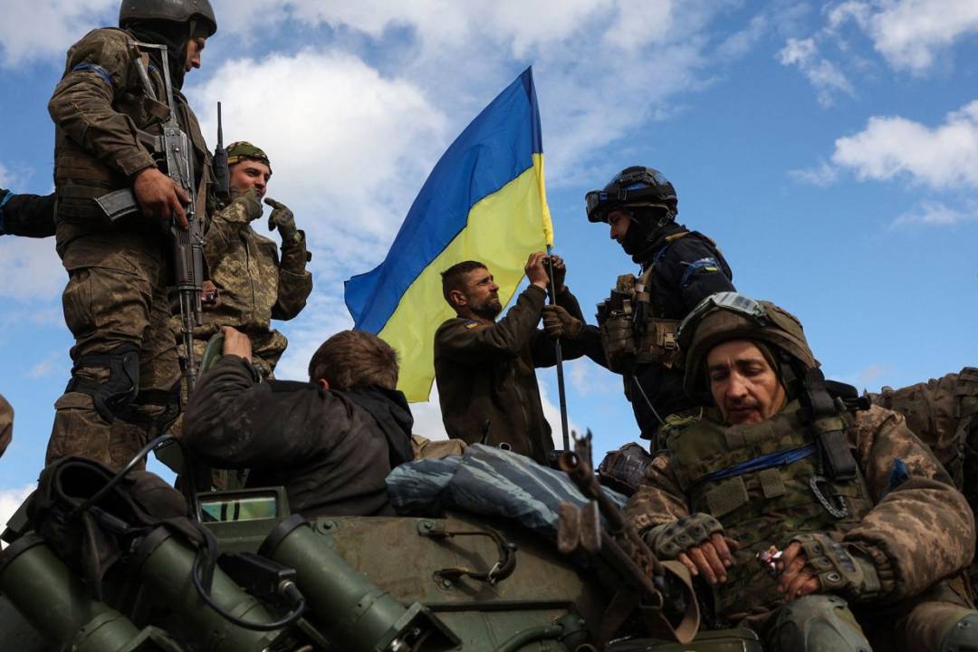 в якому році закінчиться війна в україні
