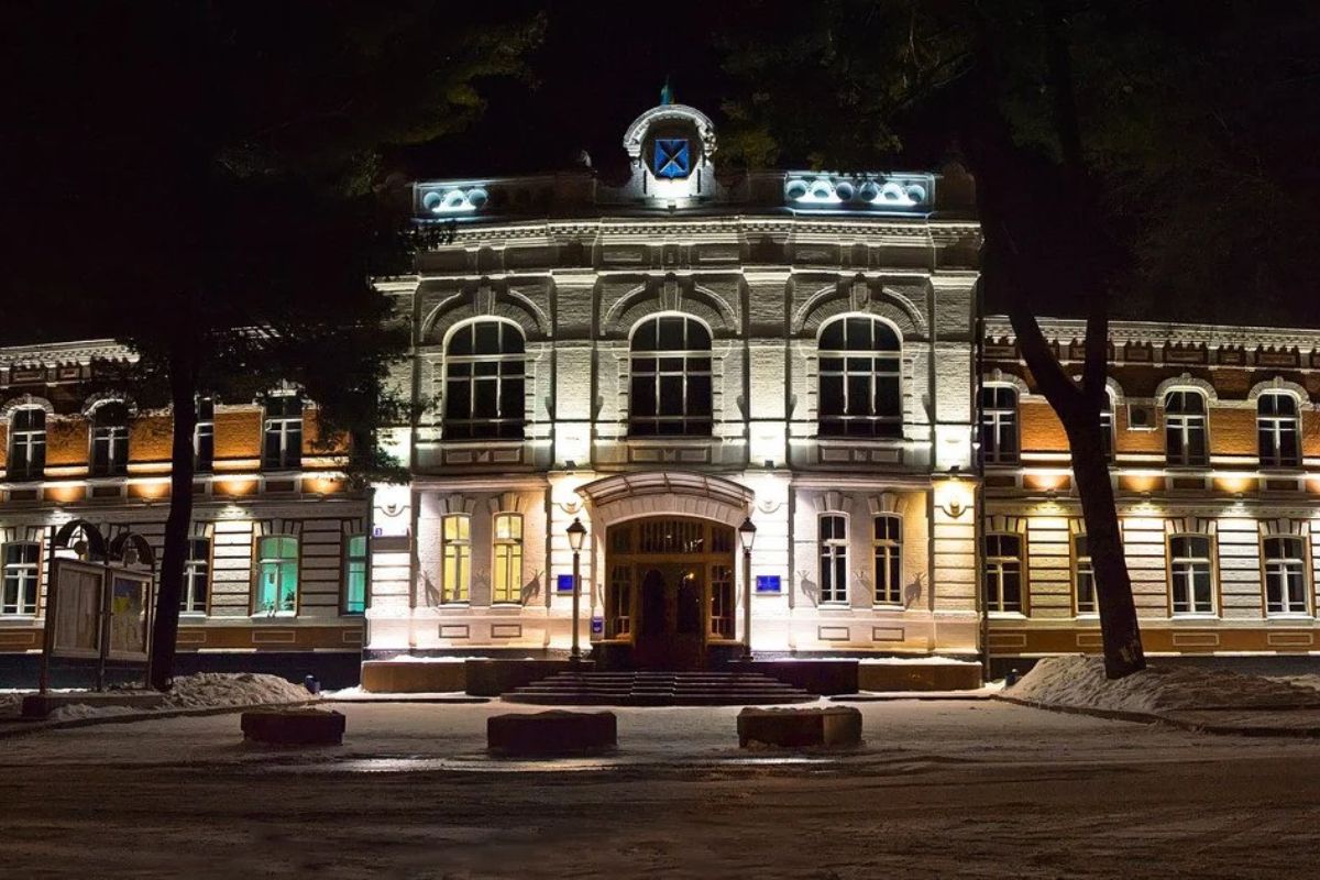 як раніше називався хмельницький