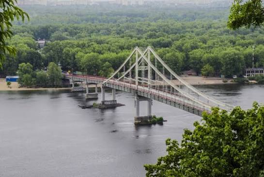 звідки бере початок річка дніпро