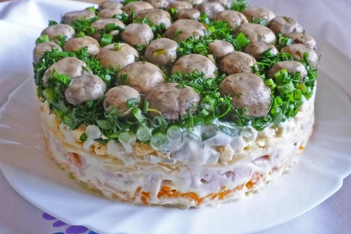 салат грибна галявина