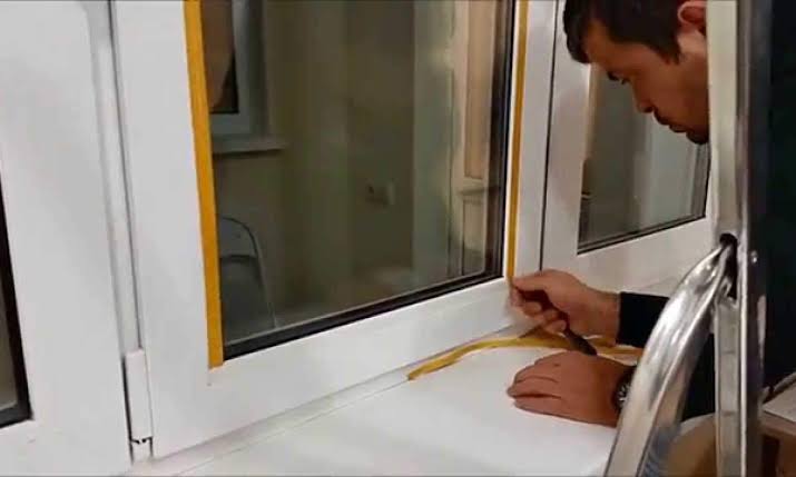 як заклеїти вікна на зиму