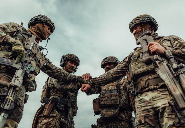 Чи зраджують чоловіки на війні: факти без ілюзій