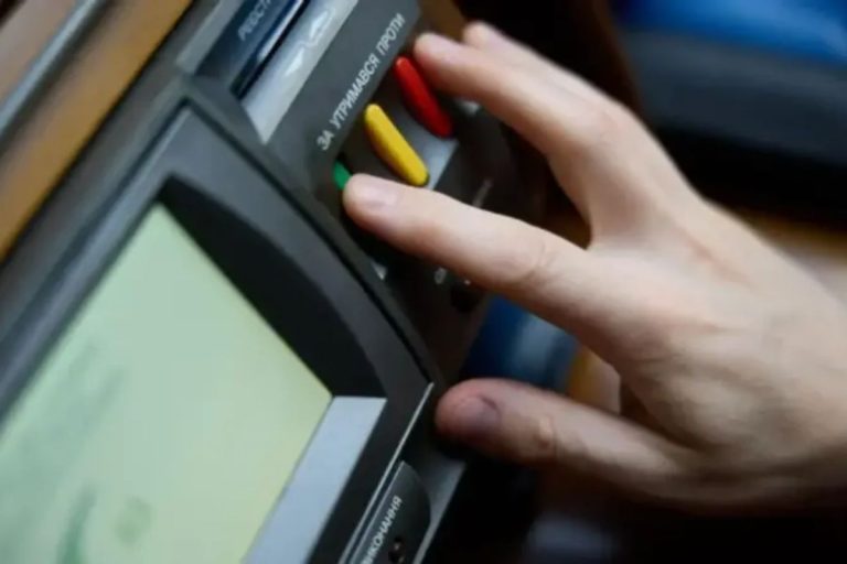 Рада посилила відповідальність за шахрайські кол-центри - закон ухвалено в цілому