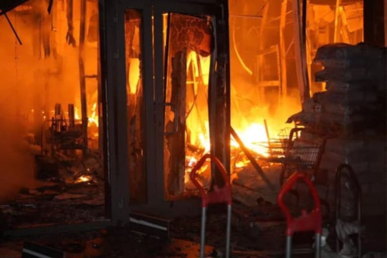 Удари рф забрали життя 8 людей і поранили понад 20, зачепило Нову пошту - наслідки по регіонах