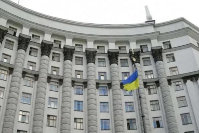 Кабмін звільнив трьох посадовців і призначив чотирьох нових
