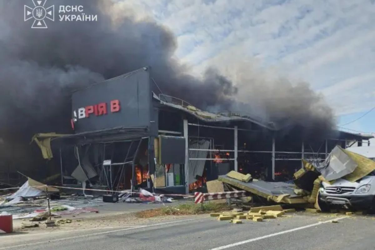 росія вдарила реактивним шахедом по звичайному магазину на Одещині троє постраждалих