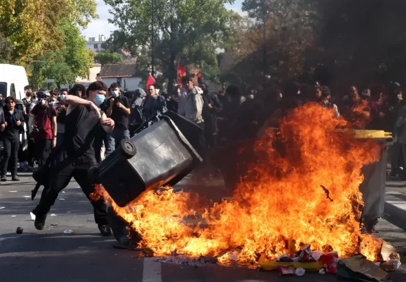 У Франції через студентські протести закрили понад 500 шкіл - The Independent