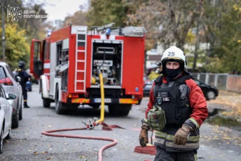 У Полтаві внаслідок ворожої атаки постраждали троє людей, пошкоджено школу та житлові будинки